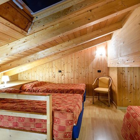 Hotel Garni Le Corti Grosotto Bagian luar foto