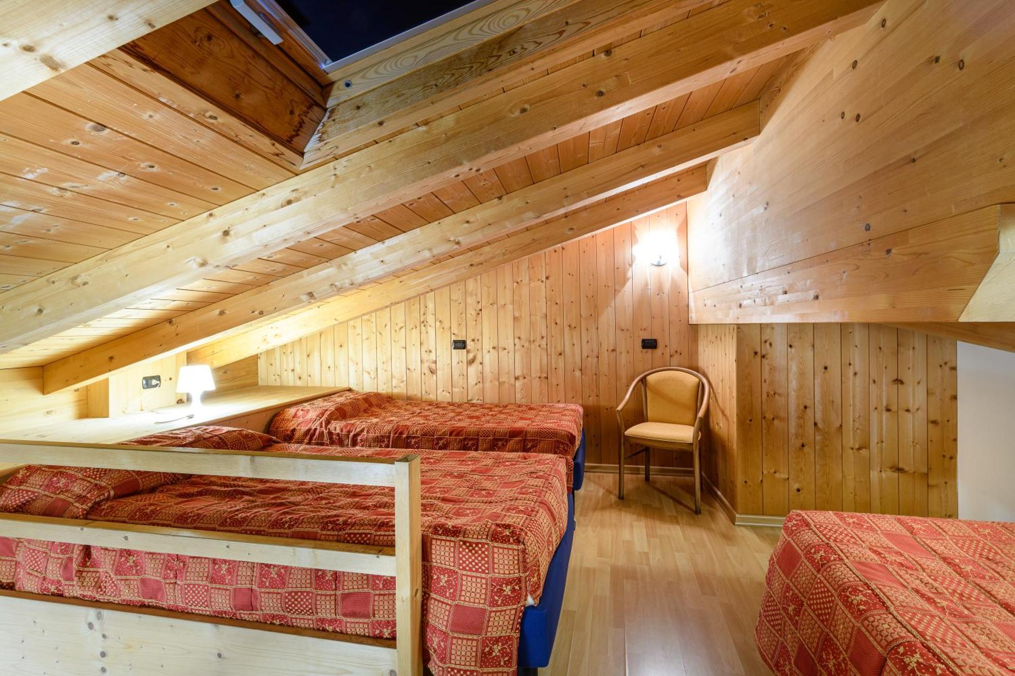Hotel Garni Le Corti Grosotto Bagian luar foto