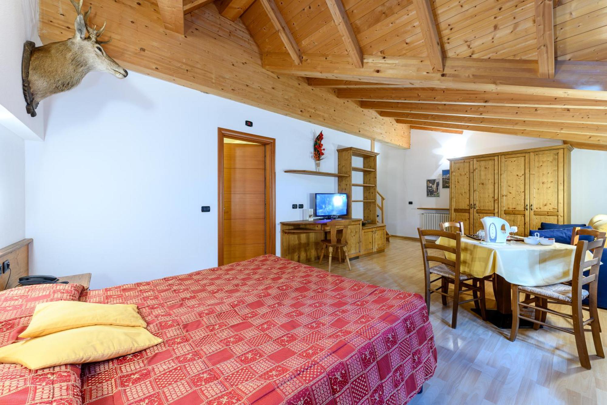 Hotel Garni Le Corti Grosotto Bagian luar foto