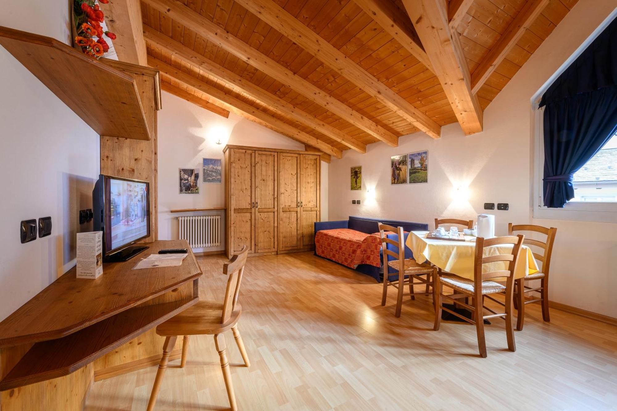 Hotel Garni Le Corti Grosotto Bagian luar foto