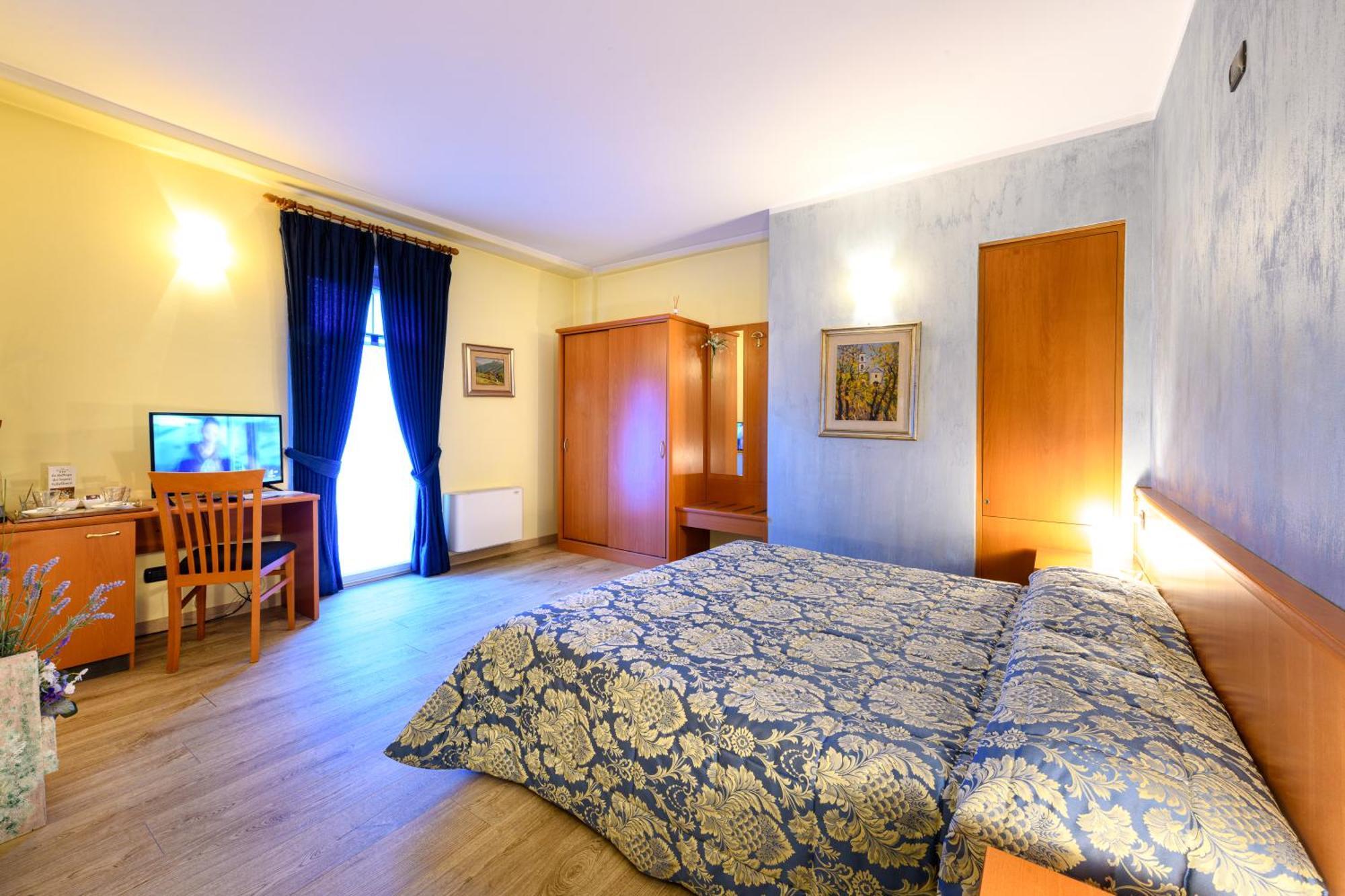 Hotel Garni Le Corti Grosotto Bagian luar foto