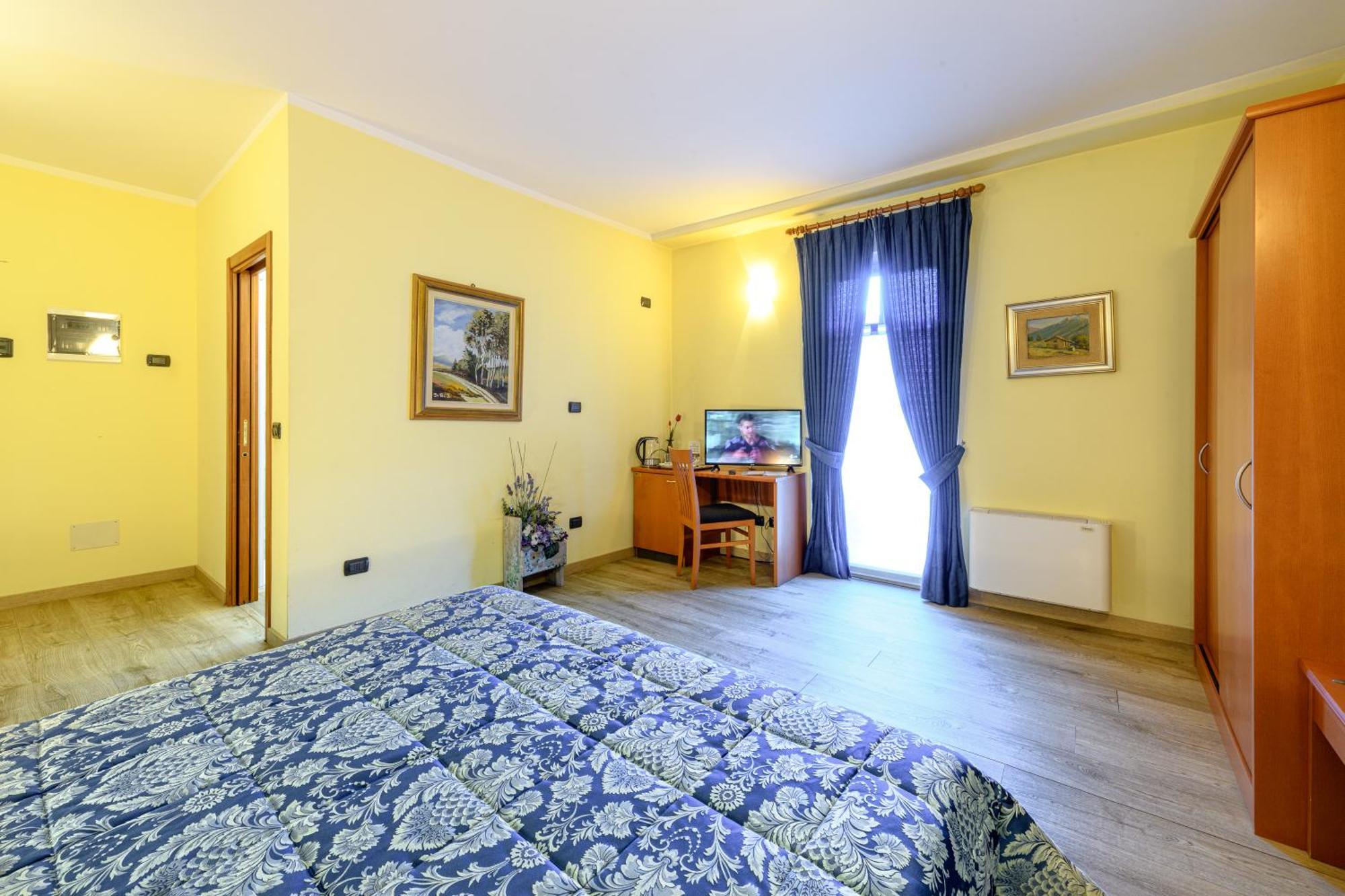 Hotel Garni Le Corti Grosotto Bagian luar foto