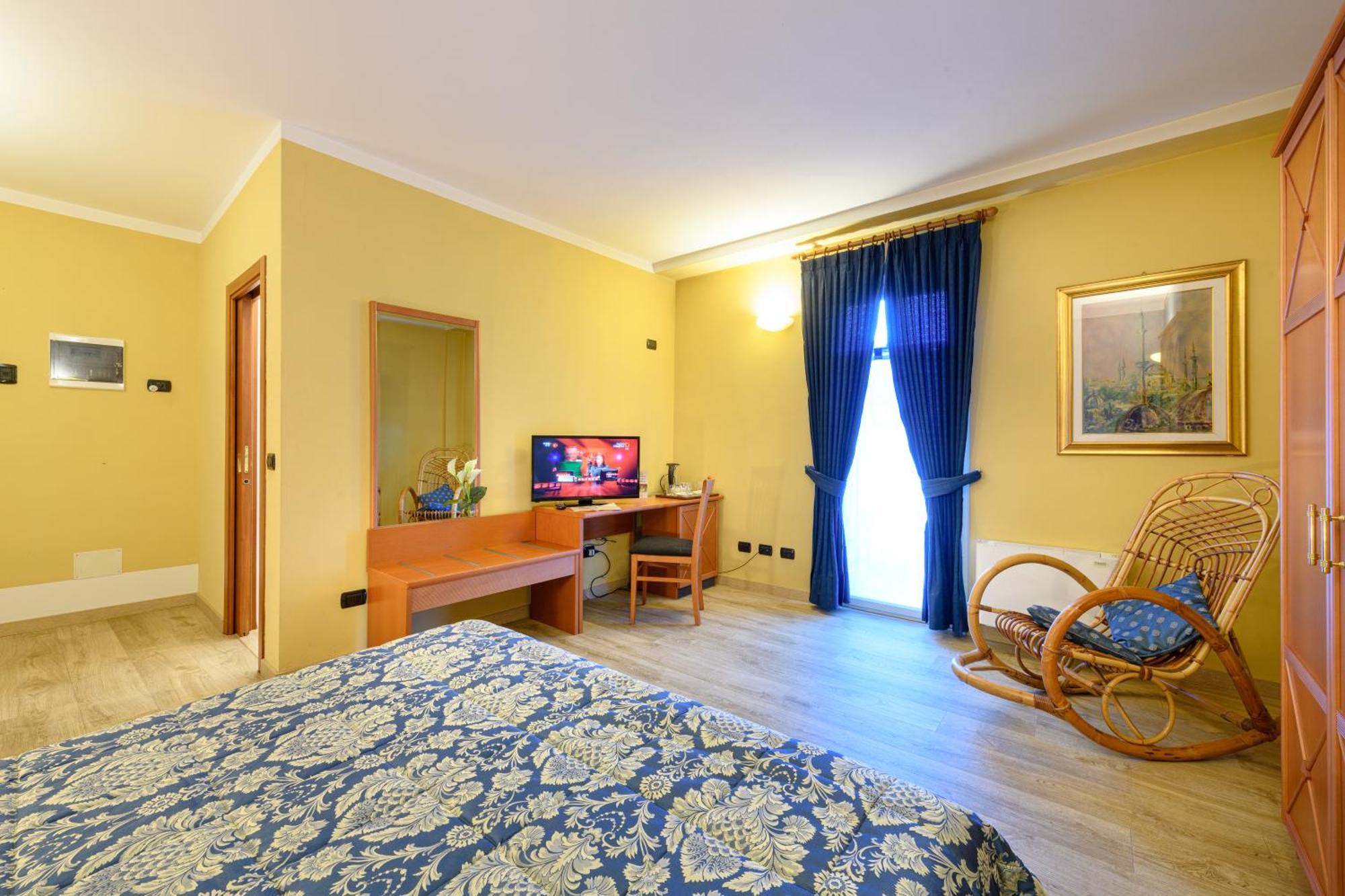Hotel Garni Le Corti Grosotto Bagian luar foto