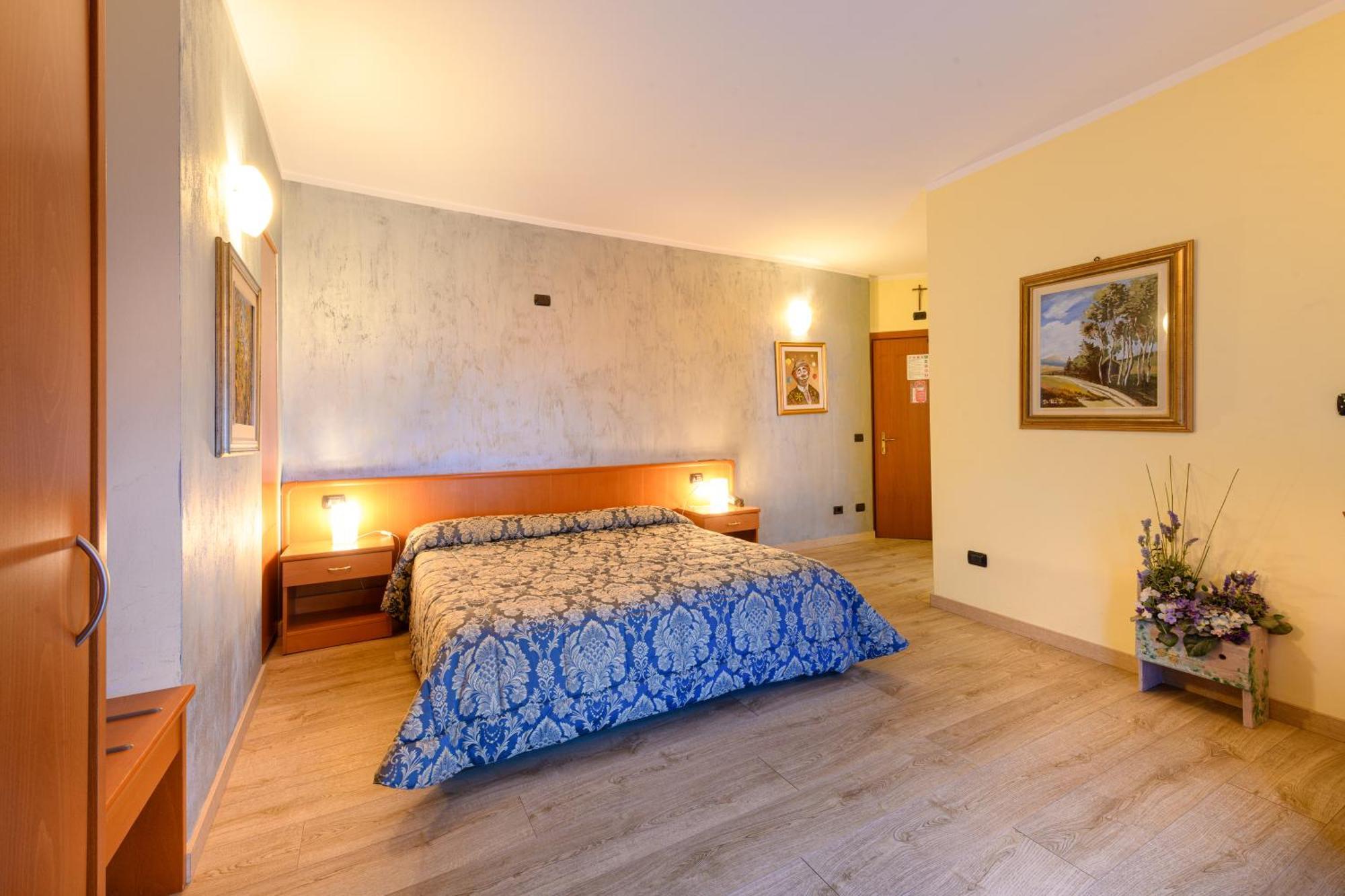 Hotel Garni Le Corti Grosotto Bagian luar foto
