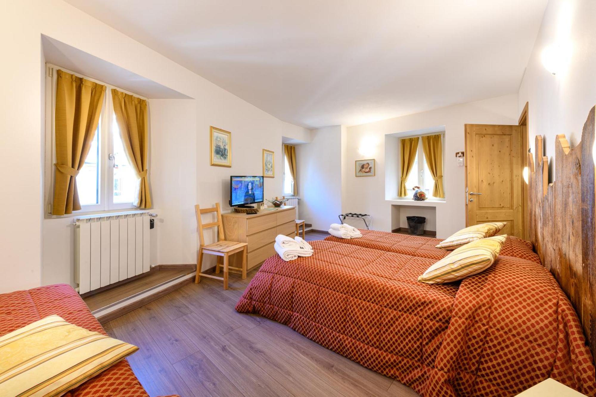 Hotel Garni Le Corti Grosotto Bagian luar foto